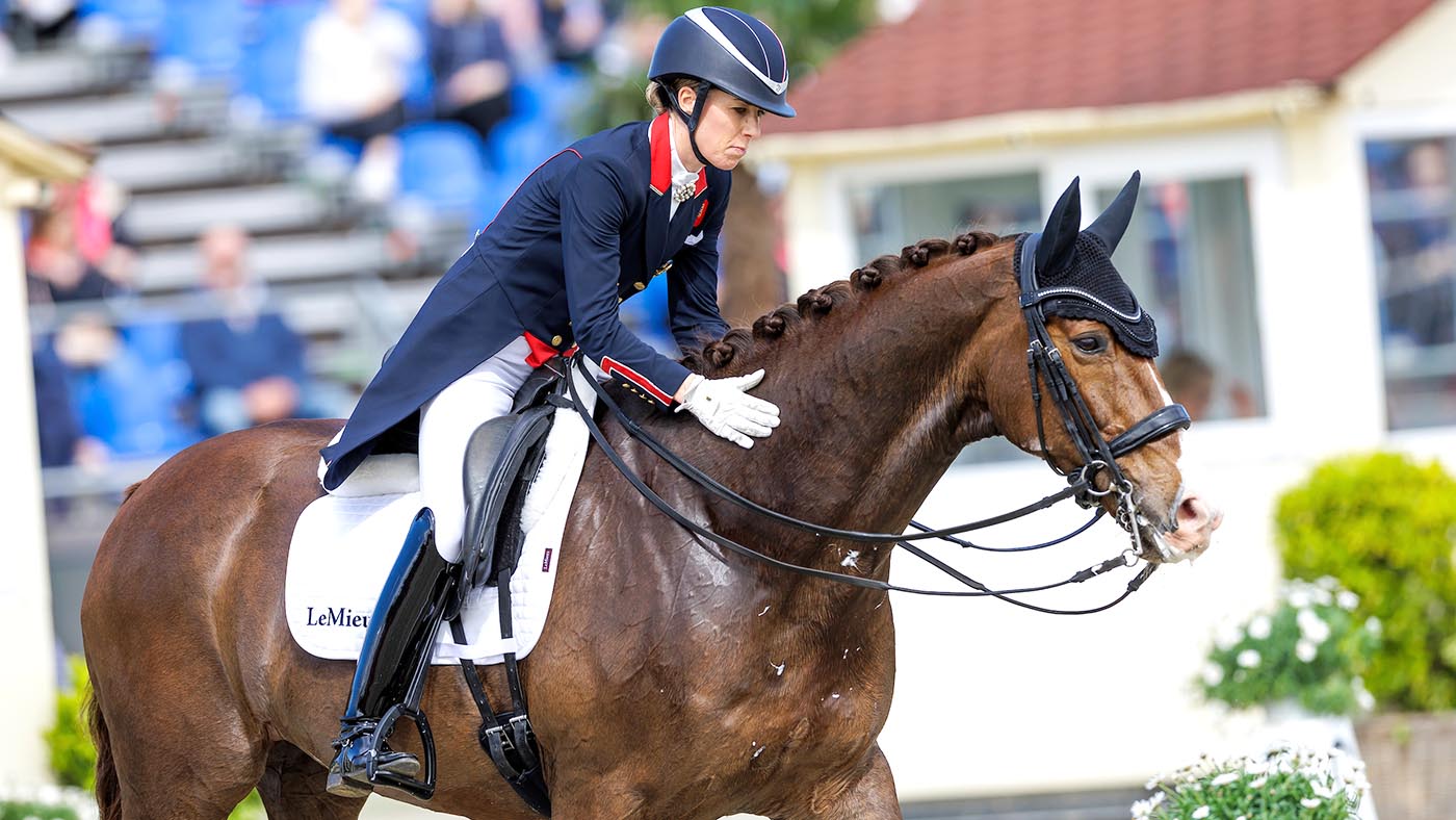 Les espoirs olympiques de Carl Hester et Charlotte Dujardin au Hagen CDI