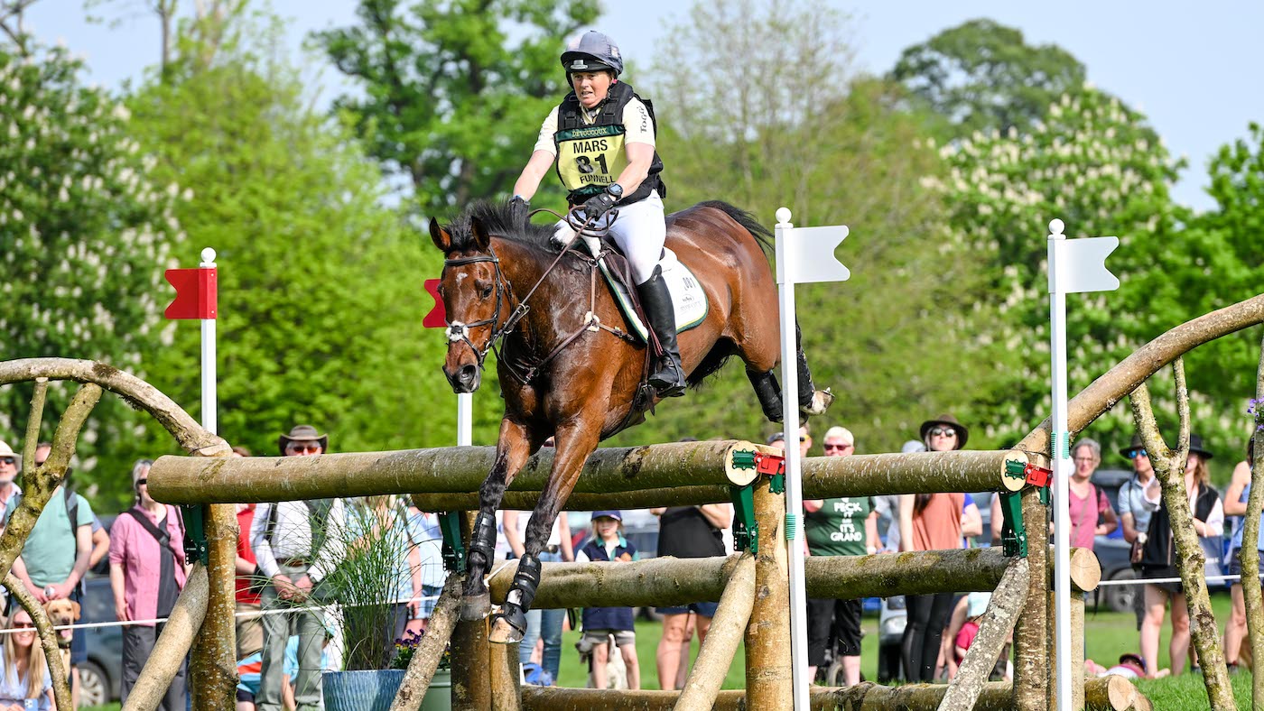Pippa Funnell impressionne lors du cross-country du Badminton Horse Trials