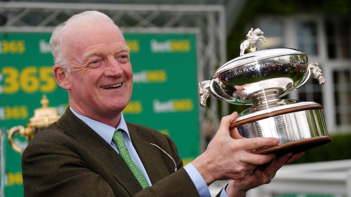 Un entraîneur irlandais remporte le titre britannique de saut d'obstacles pour la première fois en 70 ans alors que les champions sont couronnés