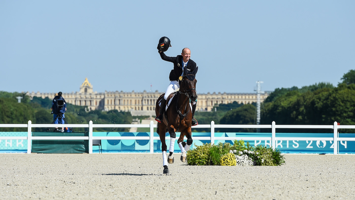 Michael Jung établit un nouveau record avec la médaille d'or individuelle en concours complet olympique