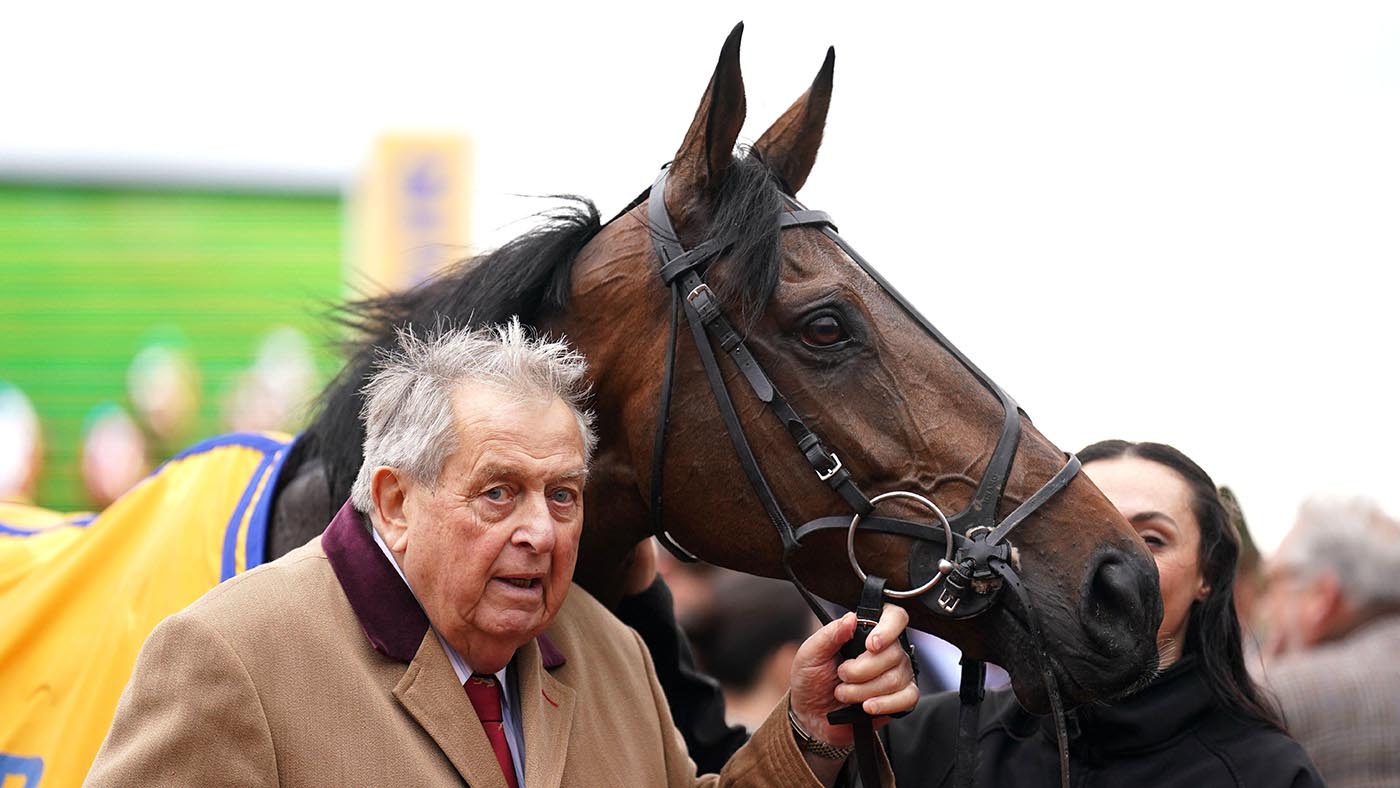L'hommage spécial de Nick Skelton à John Hales: `` Je n'aurais pas été revenu en selle sans lui ... c'était un bon ami ''