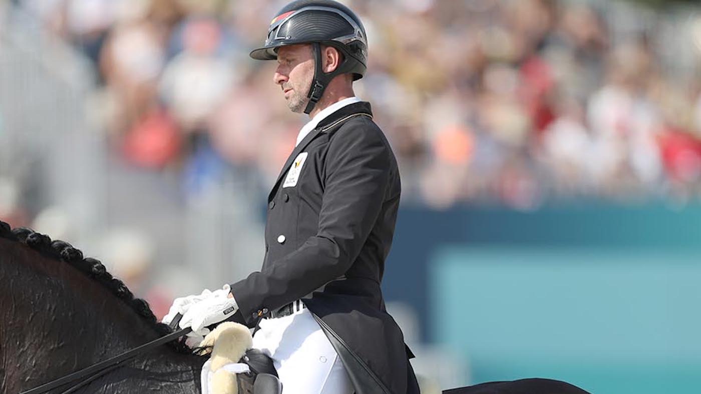 Le cavalier disqualifié des Jeux olympiques de Paris après avoir traité un chien malade, adieu à un étalon populaire de concours, et d'autres choses que le monde du cheval parle