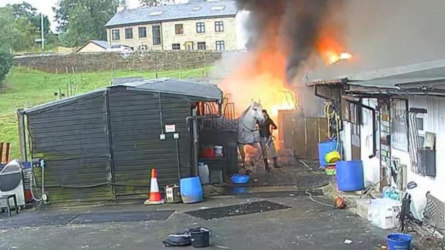 Terrifiant que les incendies de cour stable montrent pourquoi les plans de sécurité incendie sont essentiels