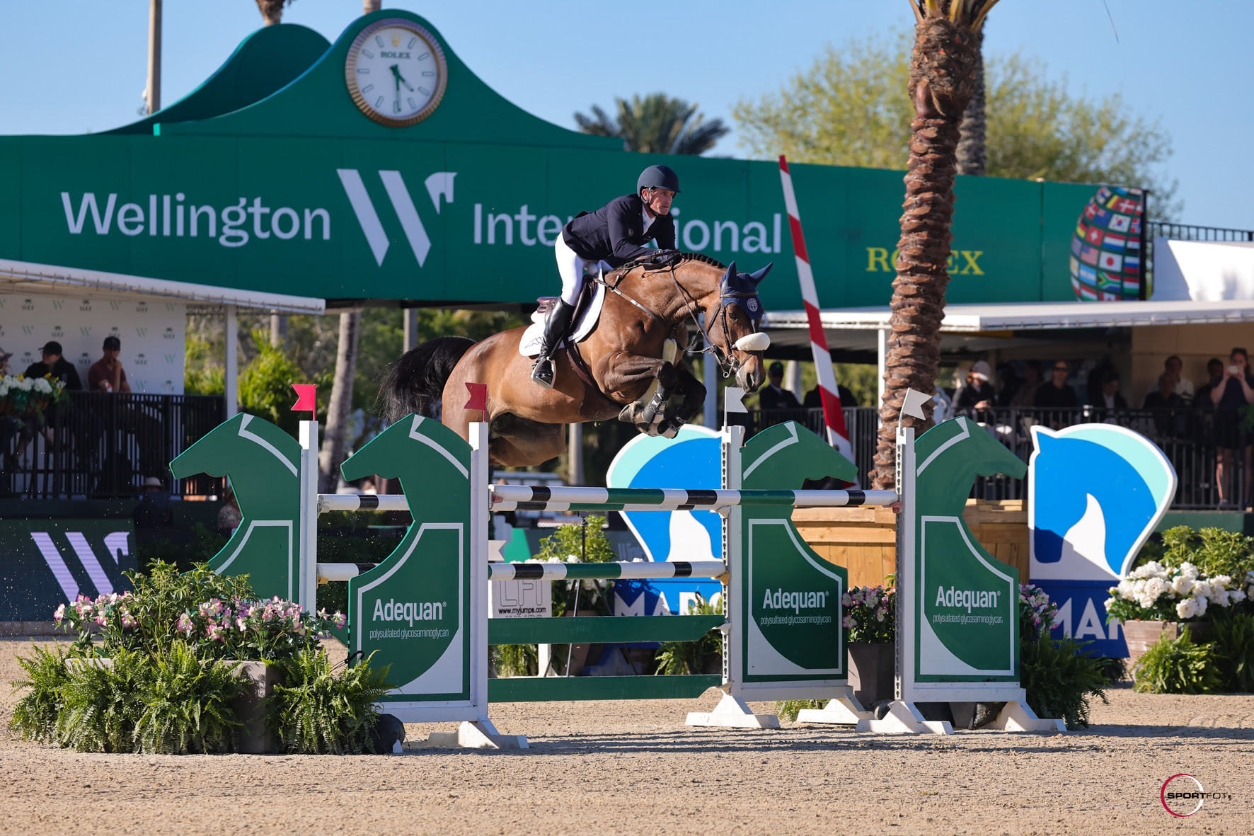 Irish Showjumper Darragh Kenny remporte la Round Nine de la Coupe Adéquan WEF de WEF de WEF avec New Ride Zero K en Floride.