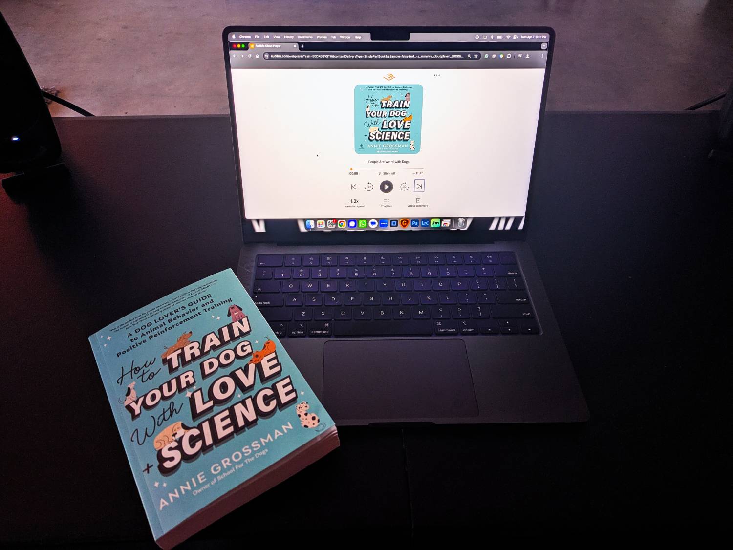 Comment former votre chien avec Love + Science Book Review - avec ordinateur portable