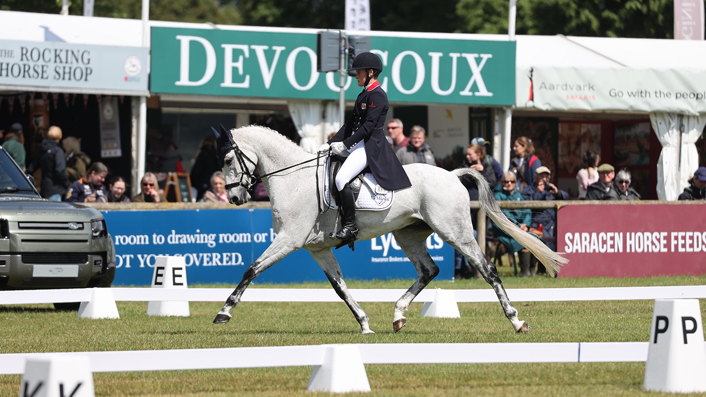 Bubby Upton et «Sharp» Gris plomb Bramham Horse Trials Raxage