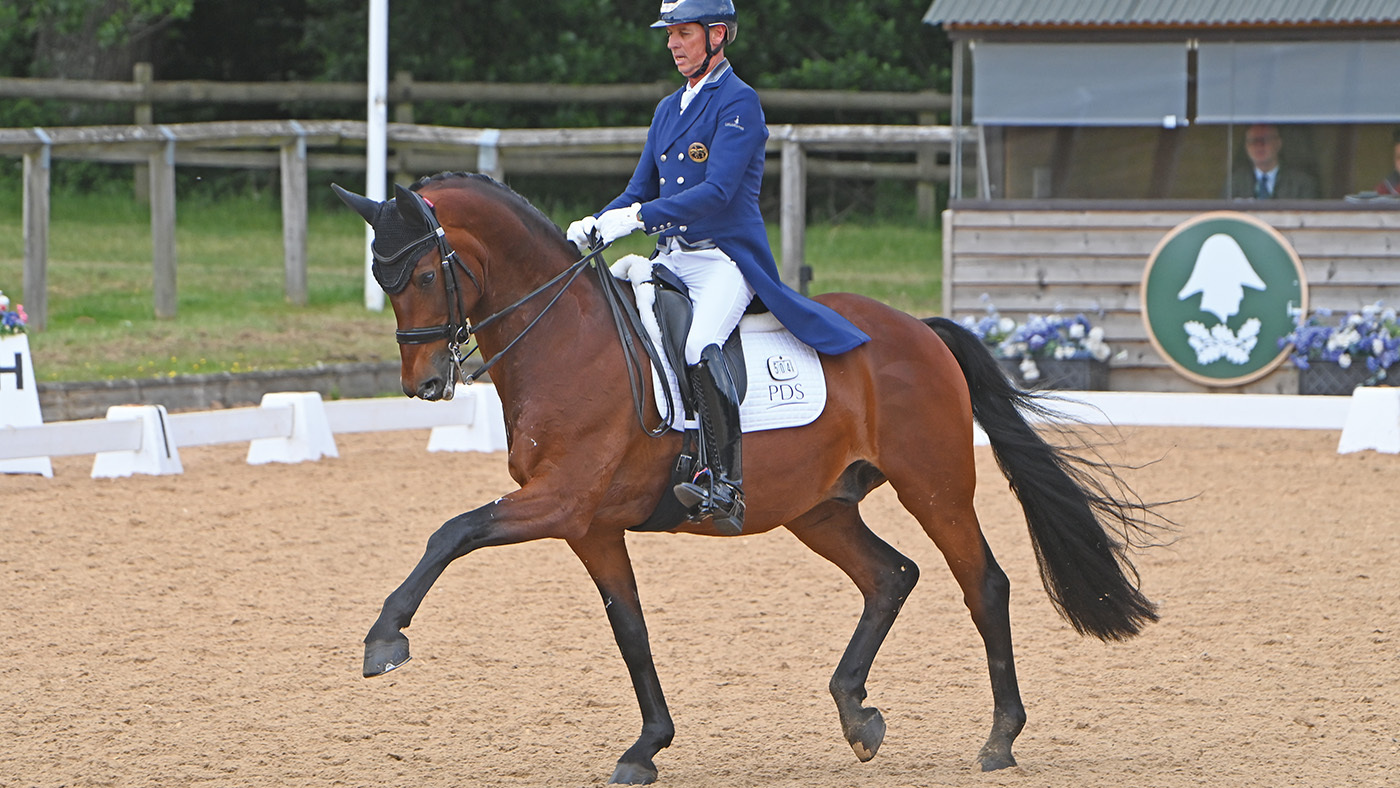 Carl Hester et la renommée dominent à Wellington CDI3 *
