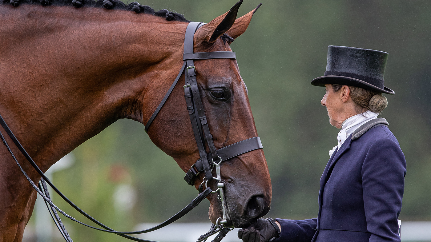 Tributes payés pour montrer la star du ring, Andrew Nicholson passe en revue le badminton cross-country, et plus de choses dont le monde du cheval parle