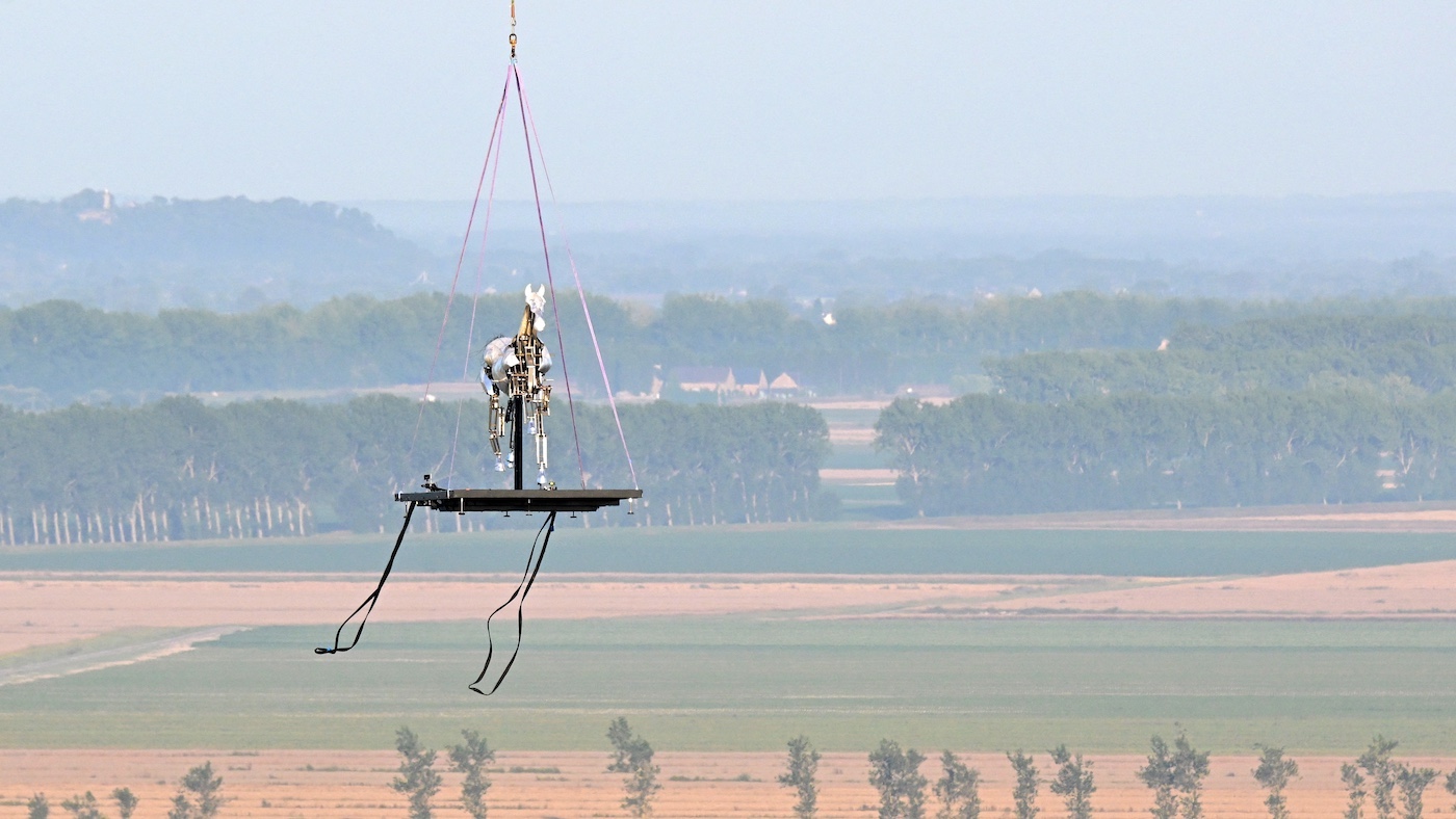 Horse qui a «galopé» le long de la rivière aux Jeux olympiques vole vers Mont-Saint-Michel