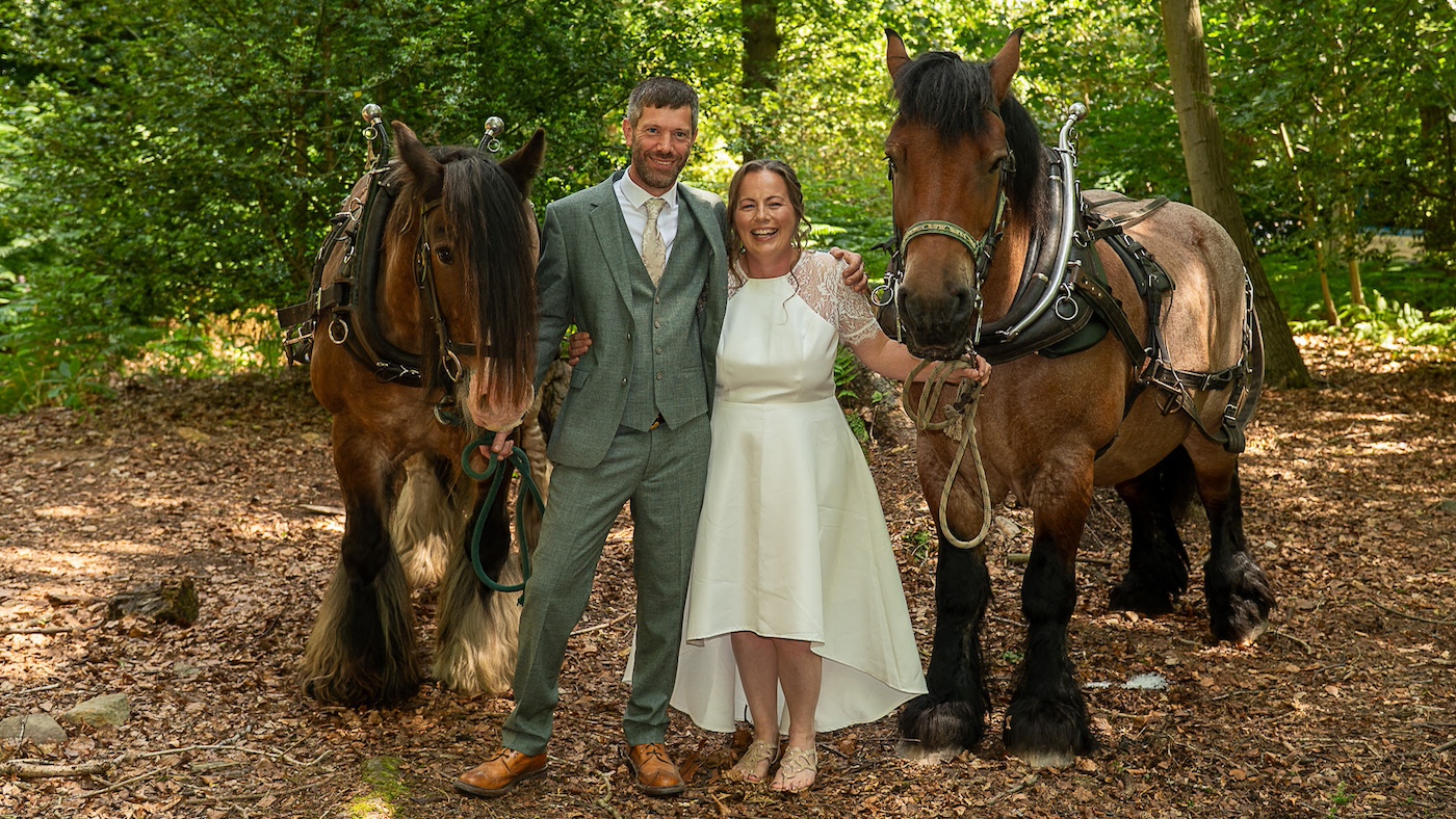 `` Ça a été parfait '': un couple qui s'est fiancé au Great Yorkshire Show s'est marié lors de l'événement de cette année, avec leurs chevaux comme témoins
