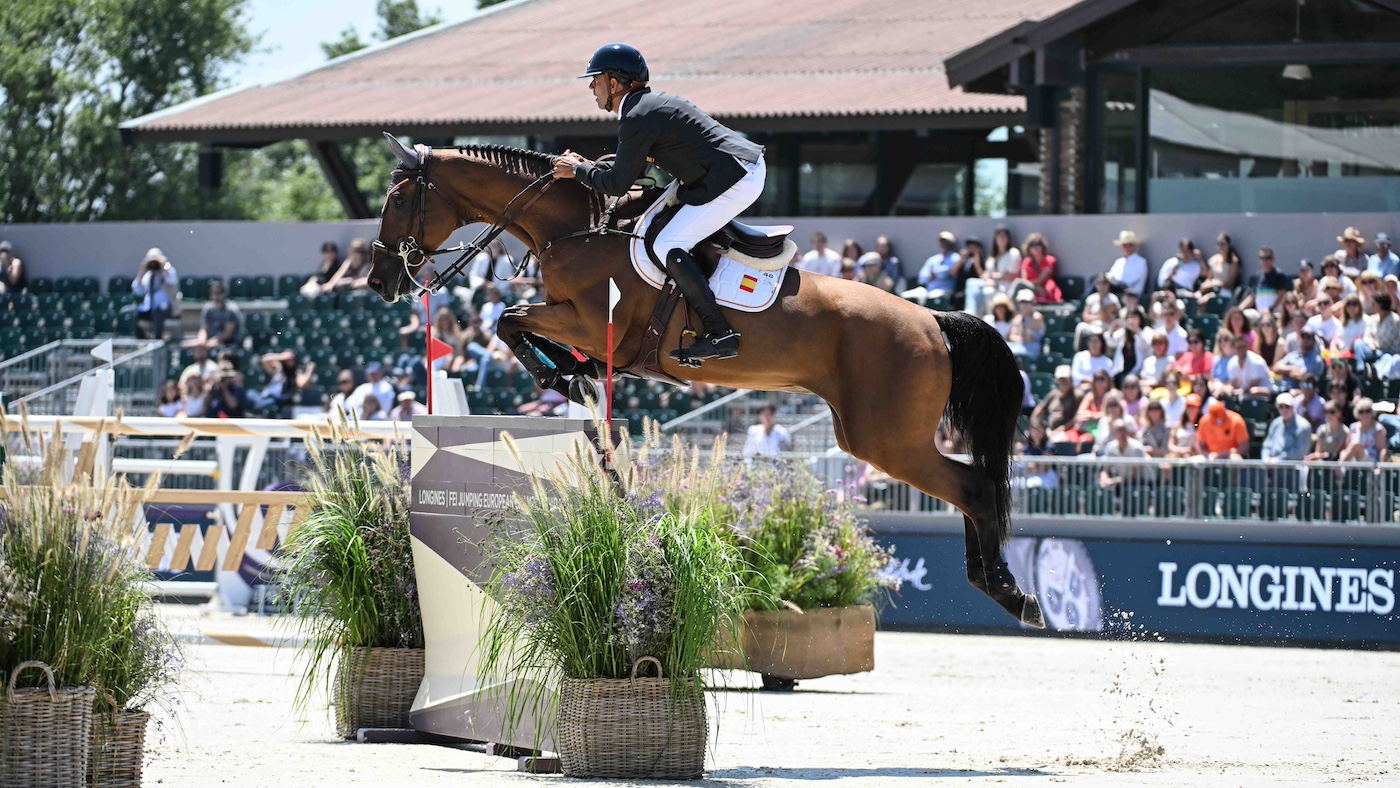 Horse `` surpris '' quand Bridle s'est cassé mais termine le cours de championnat