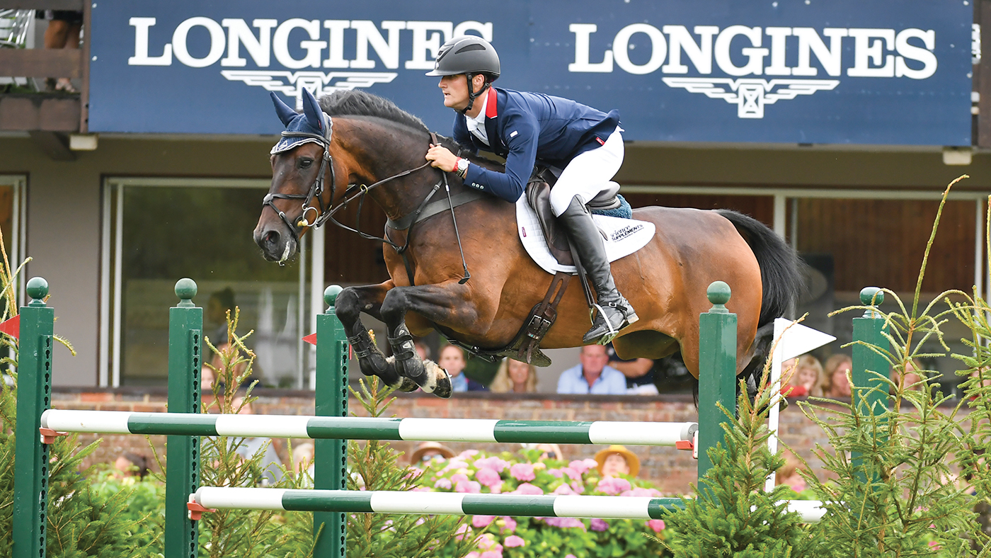 Dual Eventter and Showjumper Pakmon est à la retraite de 20 ans