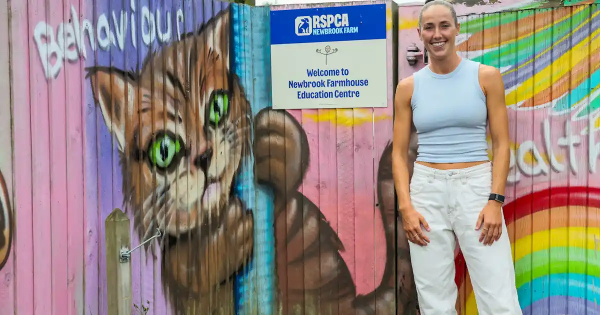 La RSPCA fait équipe avec le footballeur anglais pour soutenir un accord plus juste pour les chats sur les routes de la nation