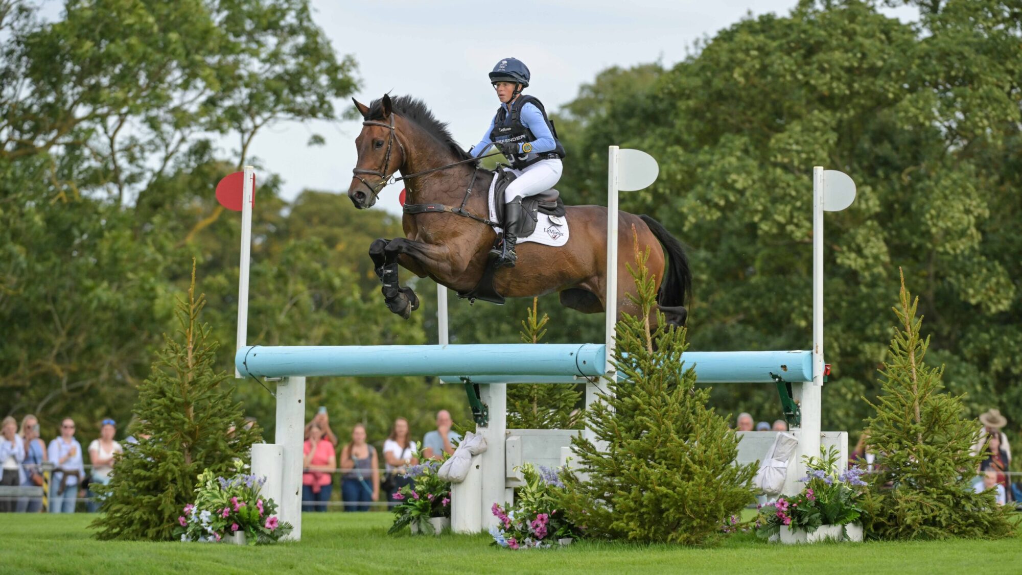 Ros Canter mène après Burghley Horse Trials Cross-Country