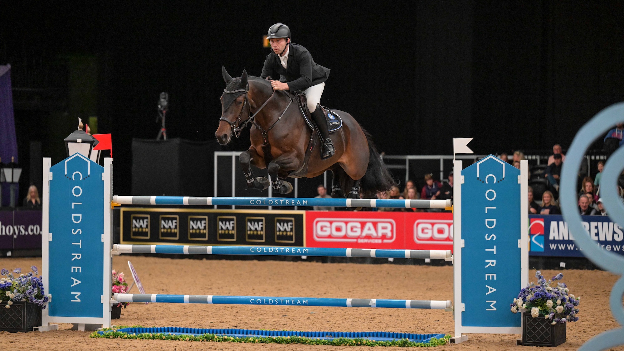 L'entrée wild card d'origine locale aide Chris Smith à remporter sa première victoire au HOYS