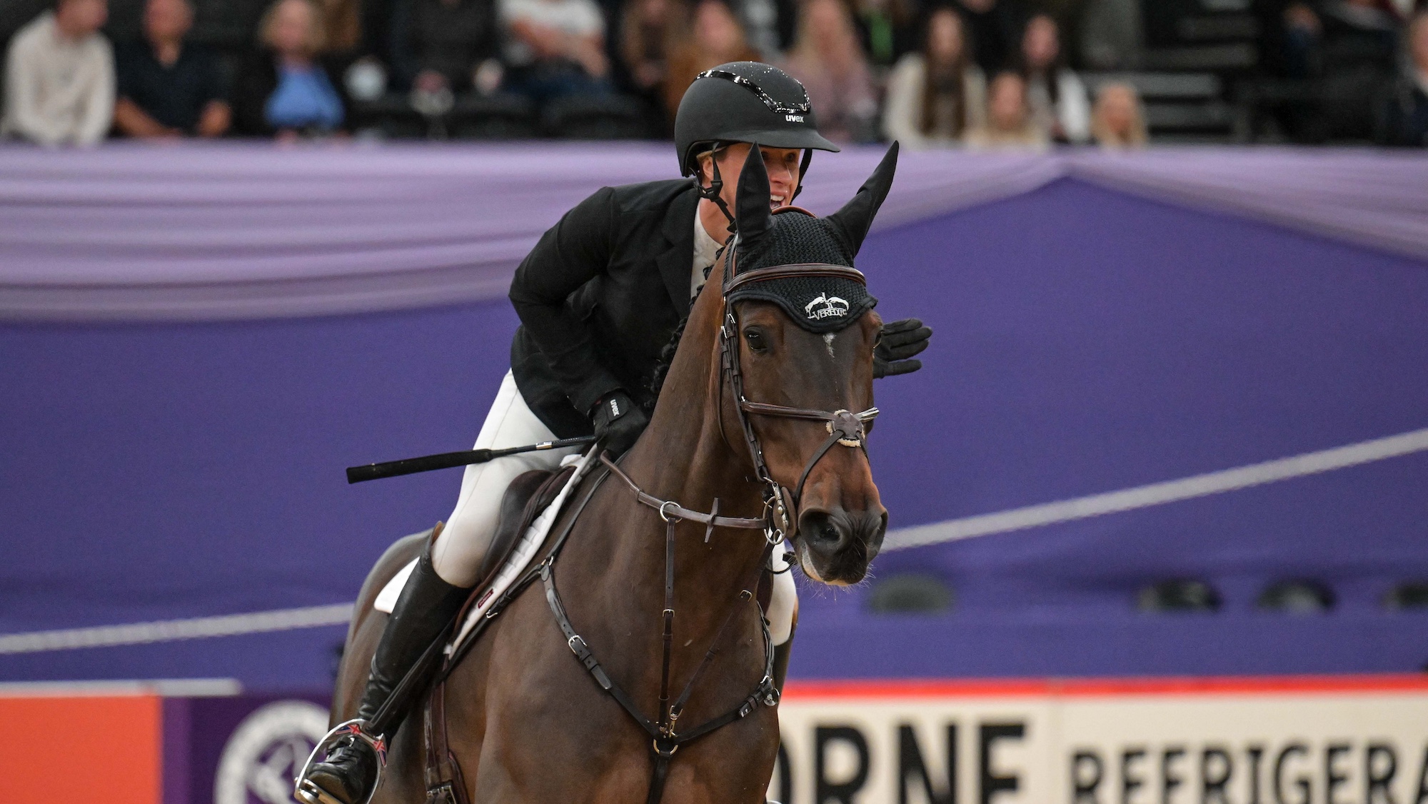 L'olympienne britannique Holly Smith attrape le doublé de HOYS à bord des futures stars