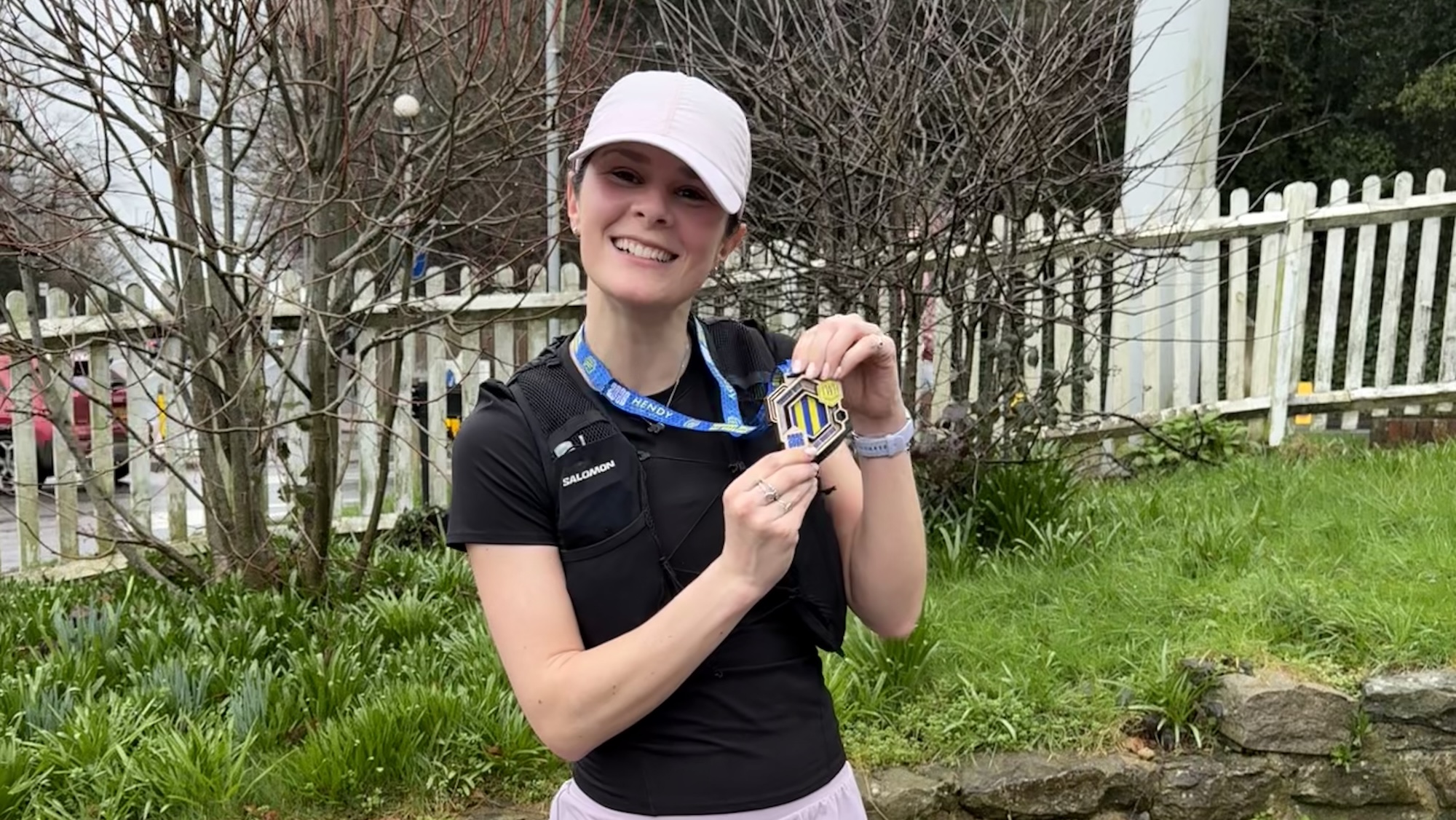 Maddie Oldfield se présente pour la Fondation Georgie Campbell. 