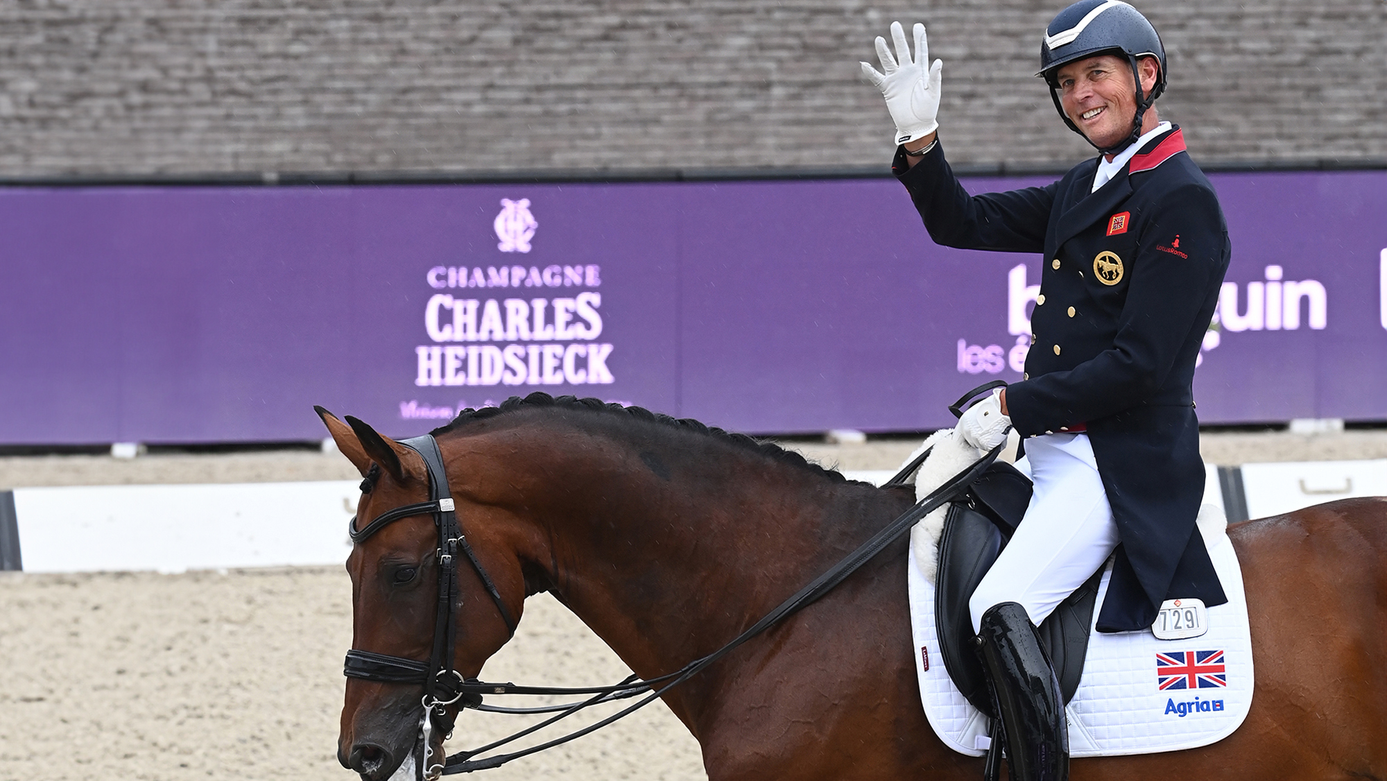 Carl Hester soutient la campagne pour un nouveau centre caritatif de thérapie assistée par les chevaux