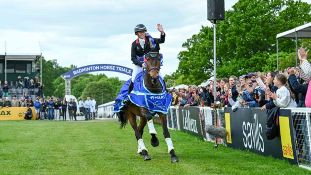 Nouvelle recherche sur la grossesse des cavalières et le retour au sport